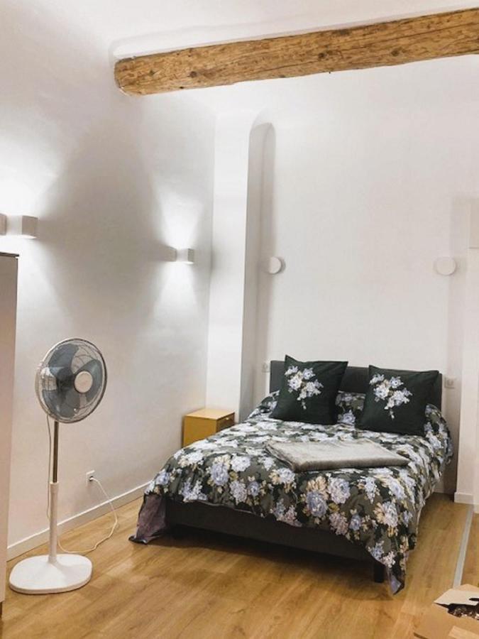 Augustins Fountain Studio Cosy Aix Centre Historique A 3 Minutes De Cours Mirabeau -Wifi-Smart Tv-Rue Calme Aix-en-Provence Bagian luar foto