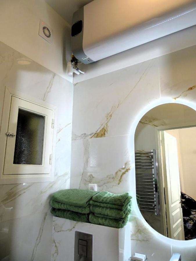 Augustins Fountain Studio Cosy Aix Centre Historique A 3 Minutes De Cours Mirabeau -Wifi-Smart Tv-Rue Calme Aix-en-Provence Bagian luar foto